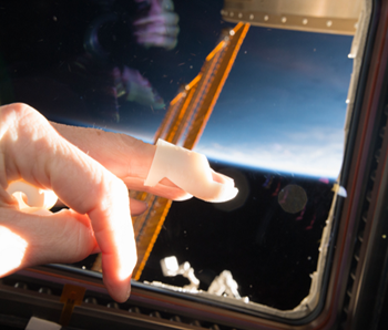 说明: A finger splint was printed on Made In Space's Additive Manufacturing Facility (AMF) onboard the International Space Station (ISS). (Image credit: Made in Space)