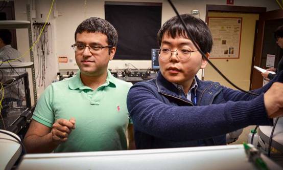 Researchers turn off backscattering, aim to improve optical data transmission
